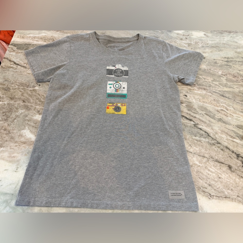 Life is Good Gray Camera Graphic T-Shirt Short Sleeve Size M